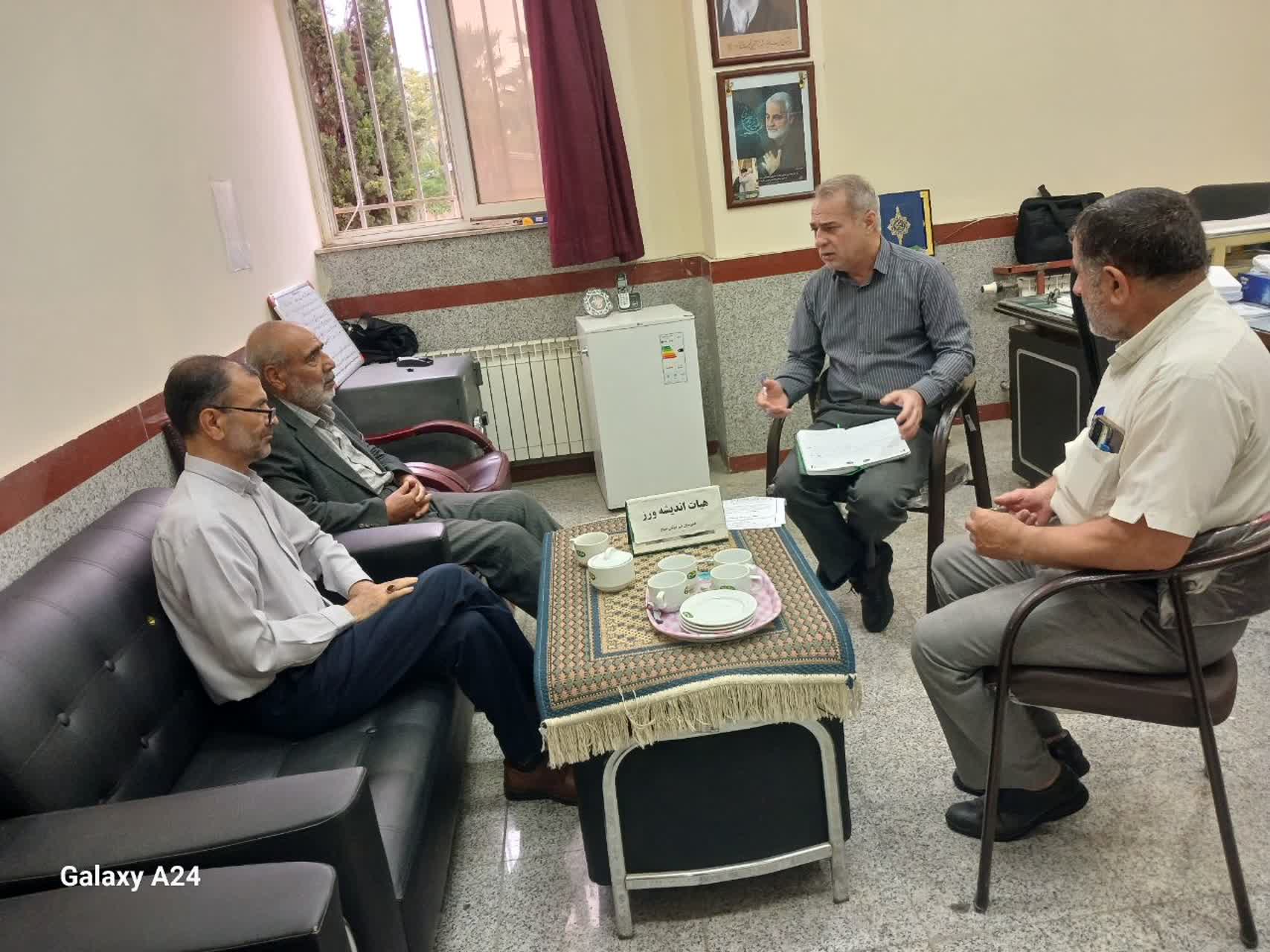 برگزاری جلسه هیئت اندیشه ورز دبیرستان صباح
